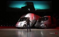 Илон Маск показал Tesla Semi